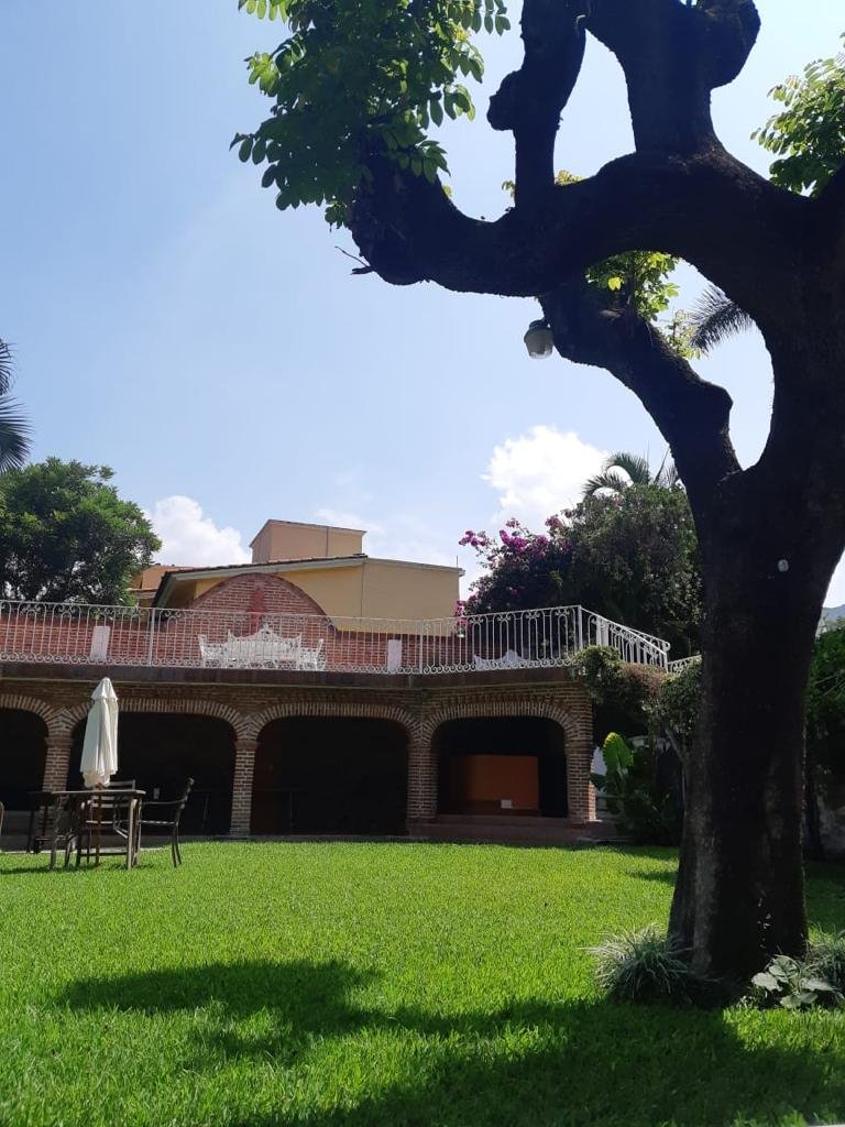 Propiedad #14 – Burgos, diversión y descanso en un ambiente exclusivo