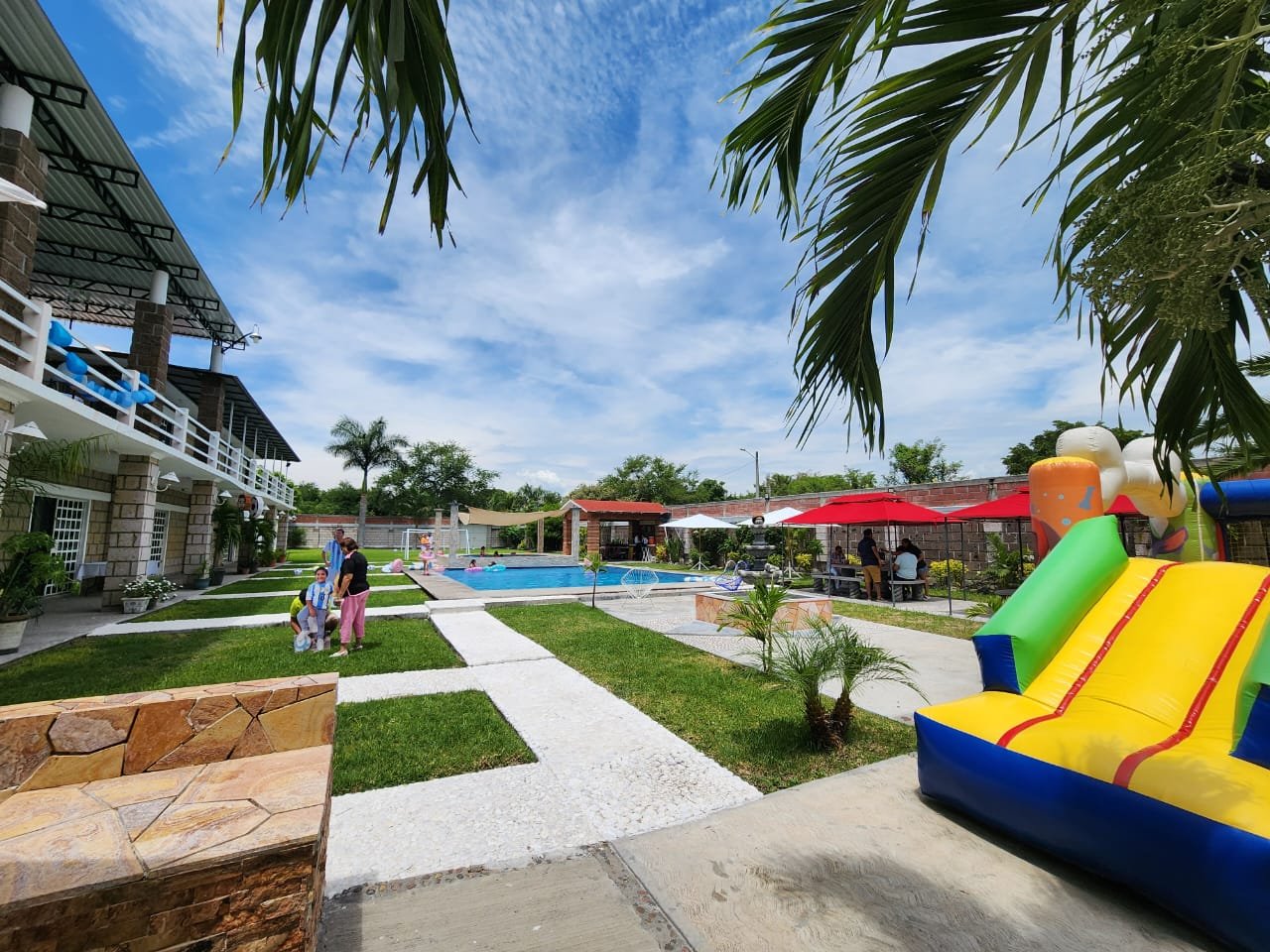 Propiedad #40 – Tequesquitengo, diversión y descanso frente al lago